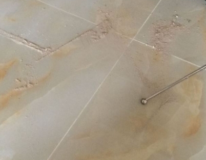 满城瓷砖空鼓维修公司分享粘合剂选择不当在瓷砖铺贴过程中可能导致以下问题